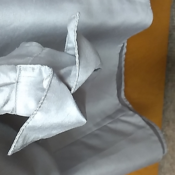 ABSOLUTELY PERFECT FOR THE HOLIDAYS SILVER SATIN LOOK BLOUSE SZ 14 JM COLLECTION - Picture 5 of 6